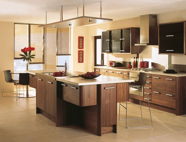 Tổng hợp các mẫu tủ bếp veneer gỗ óc chó đơn giản và thanh lịch nhất